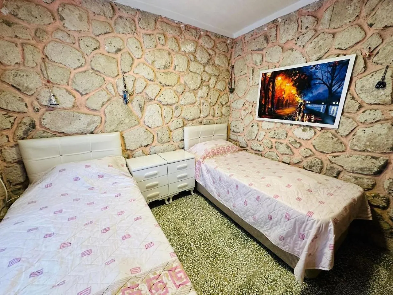 Denize Sifir-Otantik Tas Ev Villa Çeşme 0*,