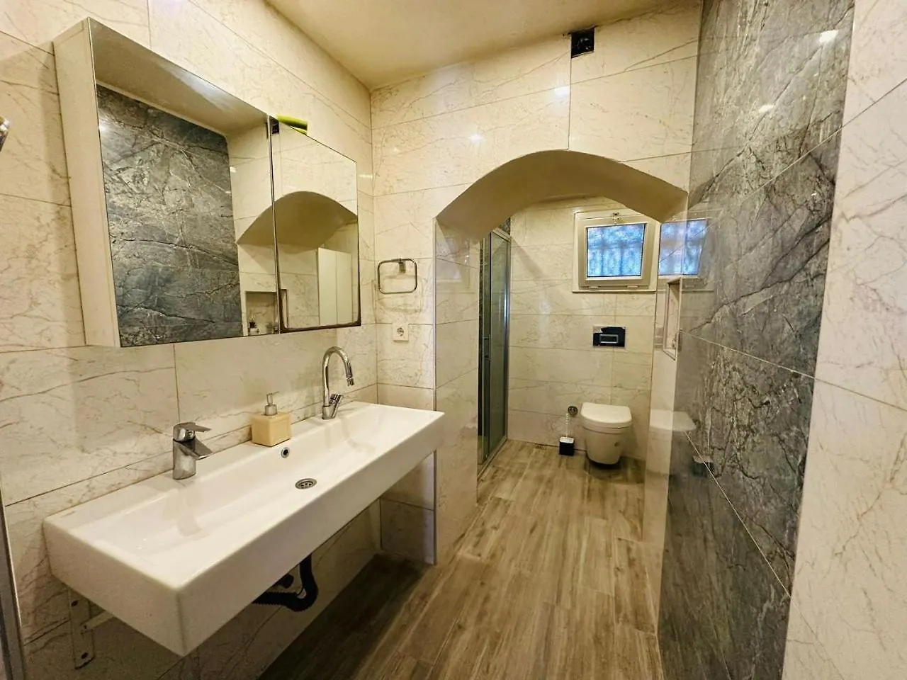 Denize Sifir-Otantik Tas Ev Villa Çeşme Türkiye