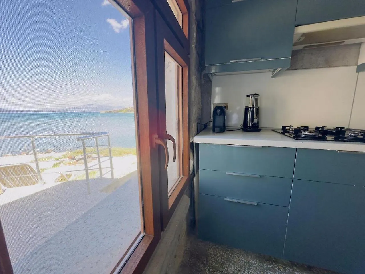 Denize Sifir-Otantik Tas Ev Villa Çeşme
