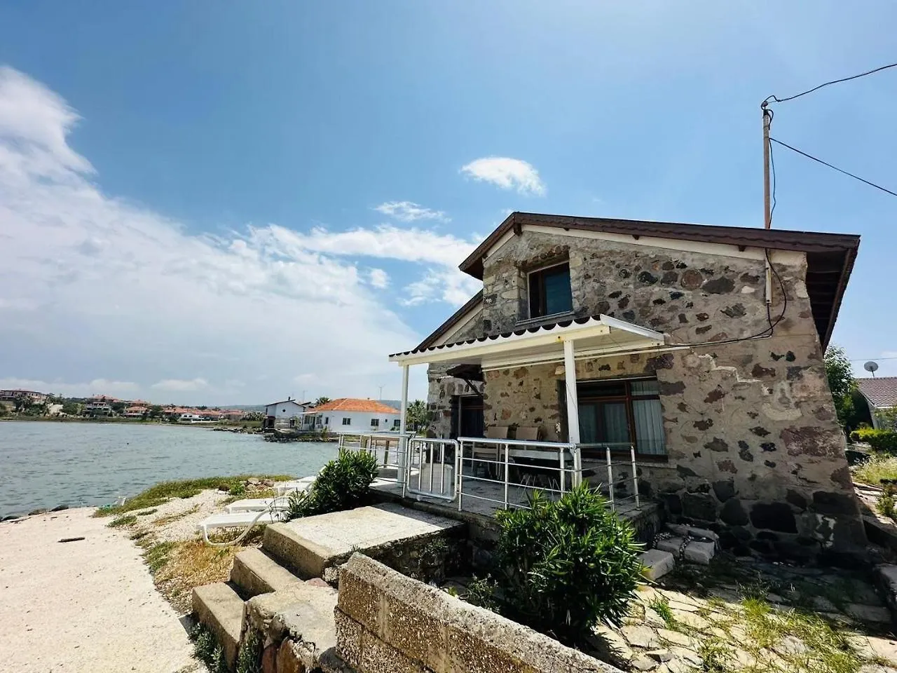 Denize Sifir-Otantik Tas Ev Villa Çeşme